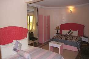 Royalview Hotel And Suites