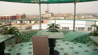 Royalview Hotel And Suites