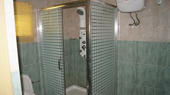 Royalview Hotel And Suites