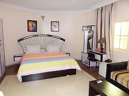 Royalview Hotel And Suites