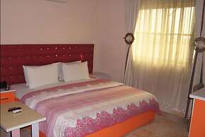 Royalview Hotel And Suites