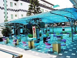 Royalview Hotel And Suites