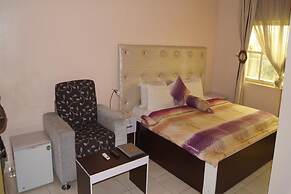 Royalview Hotel And Suites