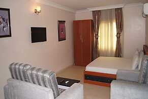 Royalview Hotel And Suites