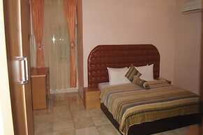 Royalview Hotel And Suites