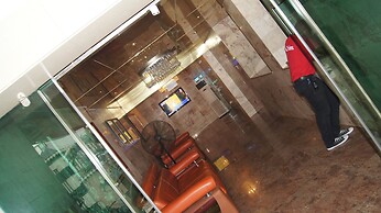 Royalview Hotel And Suites