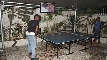 Royalview Hotel And Suites