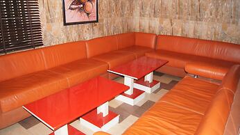 Royalview Hotel And Suites