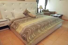 Royalview Hotel And Suites