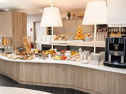 First Inn Hotel Les Ulis