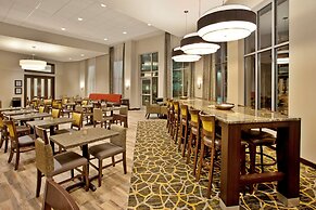 Hampton Inn & Suites Minneapolis / Downtown