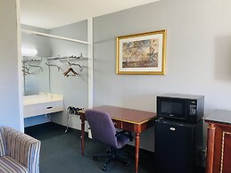 Travelers Place Inn & Suites