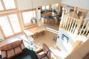 Cove Point Lodge