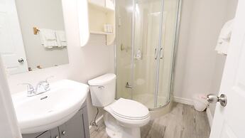 Algonquin Lakeside Inn