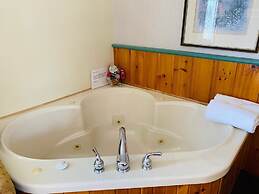 Algonquin Lakeside Inn