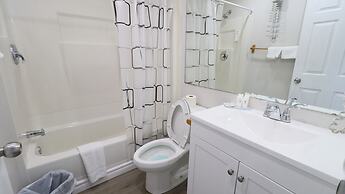 Algonquin Lakeside Inn