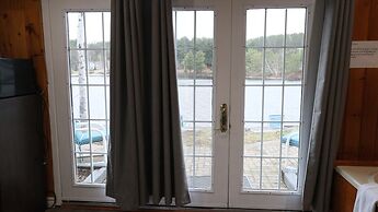 Algonquin Lakeside Inn