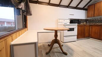 Algonquin Lakeside Inn