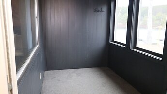 Algonquin Lakeside Inn