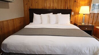 Algonquin Lakeside Inn