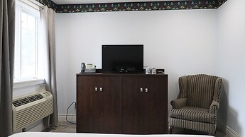 Algonquin Lakeside Inn