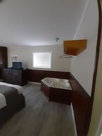 Algonquin Lakeside Inn