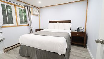 Algonquin Lakeside Inn