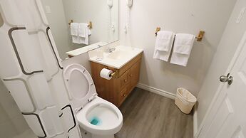 Algonquin Lakeside Inn