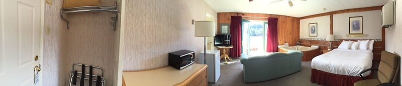 Algonquin Lakeside Inn