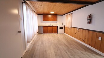 Algonquin Lakeside Inn