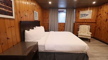 Algonquin Lakeside Inn
