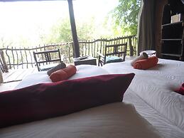 Caprivi Houseboat Safari Lodge