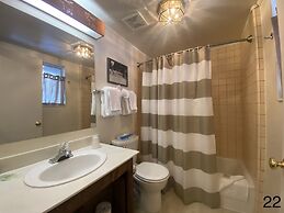 River Ranch Lodge & Restaurant