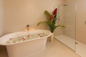 Crystal Blue Lagoon Villas