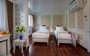 Signature Royal Halong Cruise