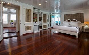 Signature Royal Halong Cruise