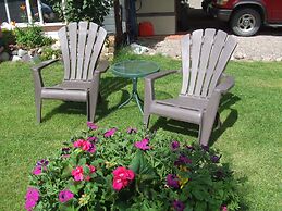 Silvern Lake Trail Bed & Breakfast