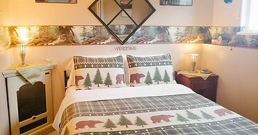 Silvern Lake Trail Bed & Breakfast