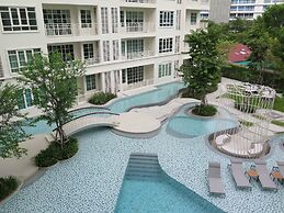Summer Huahin Condo Pool View by Dome