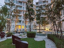 Summer Huahin Condo Pool View by Dome