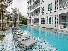 Summer Huahin Condo Pool View by Dome