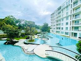 Summer Huahin Condo Pool View by Dome