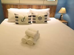 Summer Huahin Condo Pool View by Dome