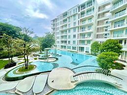 Summer Huahin Condo Pool View by Dome