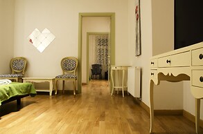 Dolce Vita Suites Hotel