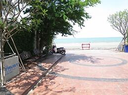 The Trust Huahin Condo Pool View by Dome