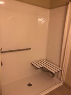 Cobblestone Hotel & Suites - Charlestown
