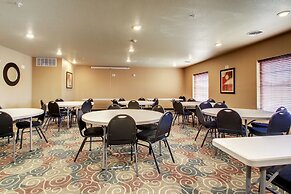 Cobblestone Hotel & Suites - Charlestown