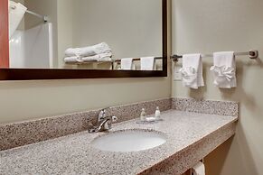 Cobblestone Hotel & Suites - Charlestown