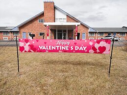 Grand View Plaza Inn & Suites